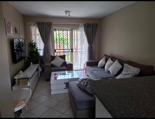 2 BEDROOM APARTMENT FOR SALE IN MOOIKLOOF RIDGE ESTATE